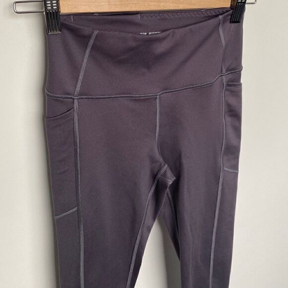 Victoria’s Secret Incredible Essential Leggings - Picture 3 of 9